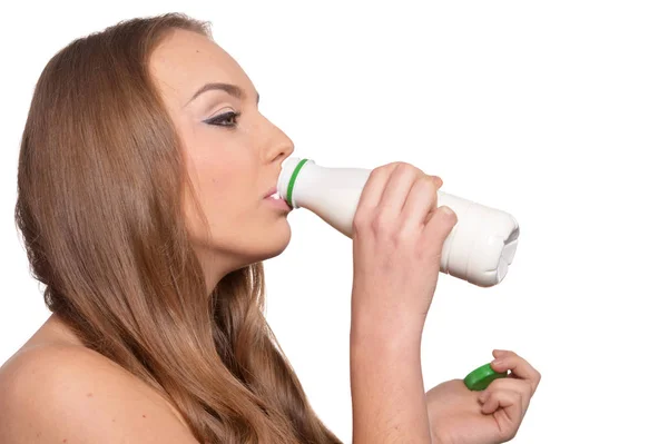 Porträt Einer Schönen Jungen Frau Mit Milch Isoliert Auf Weißem — Stockfoto