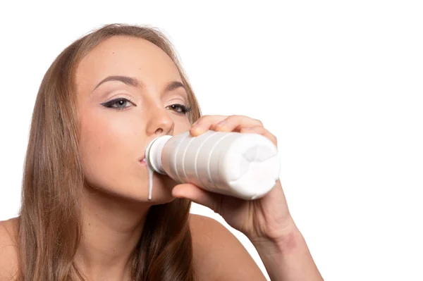 Porträt Einer Schönen Jungen Frau Mit Milch Isoliert Auf Weißem — Stockfoto