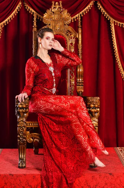 Portrait Young Woman Sitting Chair — Stock Photo, Image