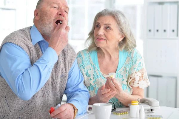 Ill Senior couple — Stock Photo, Image