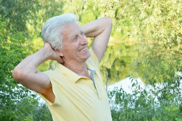 Portrait Smiling Senior Man Park — Stock Photo, Image