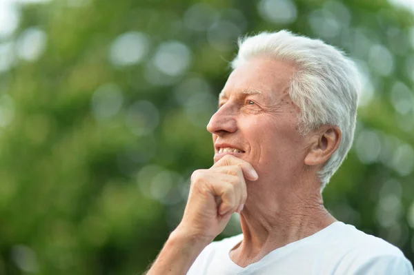 Portrait Smiling Senior Man Park — Stock Photo, Image