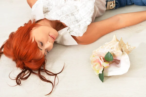 Beautiful Redhead Mature Woman Posing Flower — Stock Photo, Image