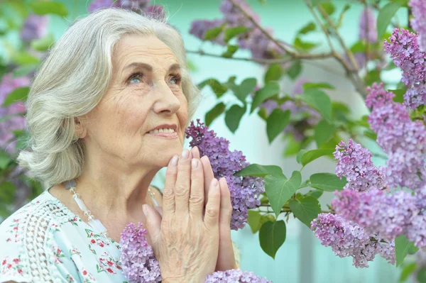 Happy Senior Beautiful Woman Lilacs Background Spring Park Praying — Stock Photo, Image