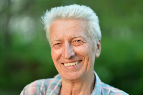 Portrait Smiling Senior Man Park — Stock Photo, Image