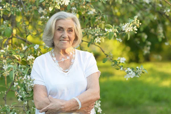 Senior Beautiful Woman Spring Park — Stock Photo, Image