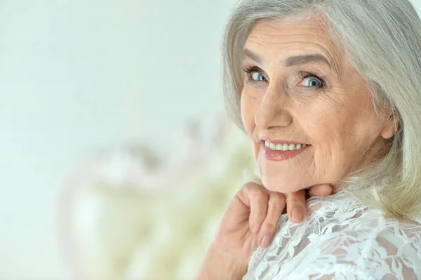 Retrato Mulher Idosa Feliz Casa — Fotografia de Stock