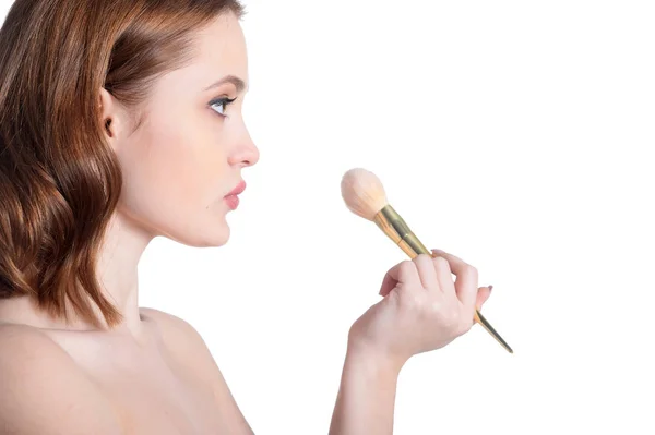Retrato Hermosa Joven Posando Con Maquillaje Cepillo Aislado Sobre Fondo — Foto de Stock