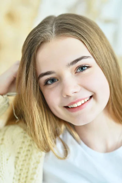 Nahaufnahme Porträt Der Schönen Teen Mädchen Drinnen — Stockfoto