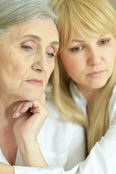 Portrait Sad Senior Woman Daughter Home — Stock Photo, Image