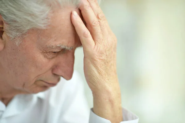 Ritratto Uomo Anziano Dal Pensiero Triste — Foto Stock