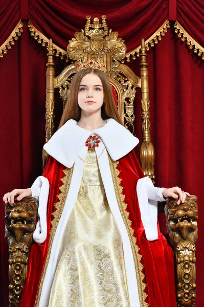 Happy Little Girl Princess Posing Throne — Stock Photo, Image