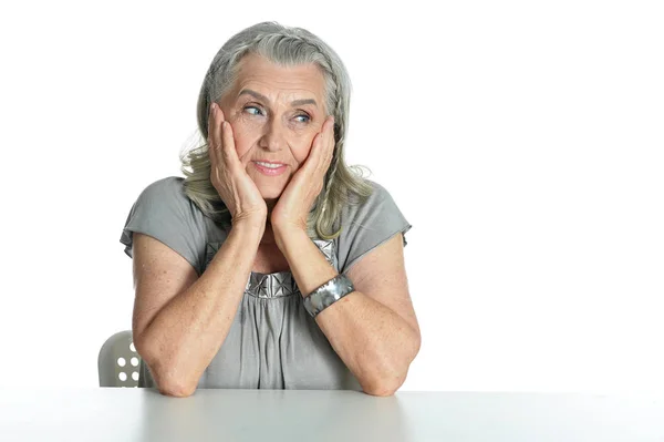 Mujer Mayor Sonriente Mesa Aislada Sobre Fondo Blanco —  Fotos de Stock