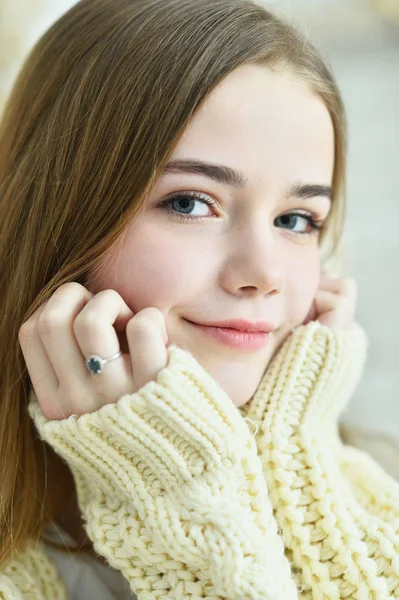 Nahaufnahme Porträt Der Schönen Teen Mädchen Drinnen — Stockfoto