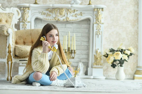 Portrait Beautiful Teen Girl Sitting Floor Talking Vintage Phone — Stock Photo, Image