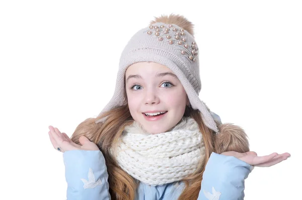 Kleines Mädchen in warmer Kleidung — Stockfoto