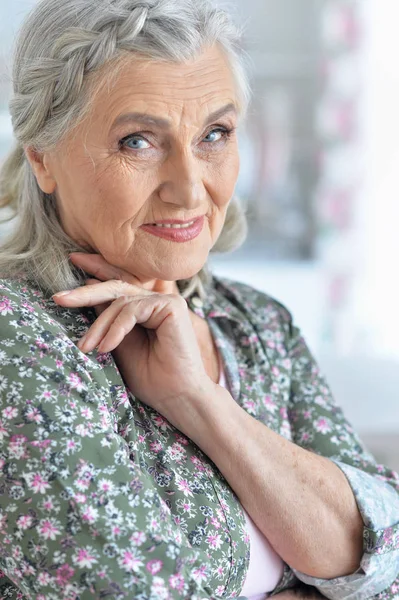 Nahaufnahme Porträt Einer Glücklichen Seniorin Hause — Stockfoto