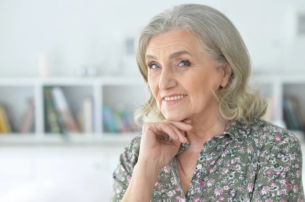 Beautiful senior woman — Stock Photo, Image