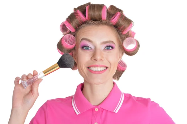 Retrato Mulher Bonita Com Encrespadores Cabelo Aplicando Compõem — Fotografia de Stock