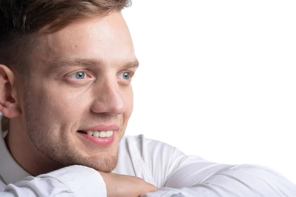 Retrato Joven Guapo Sonriente Con Camisa Blanca Aislada Sobre Fondo — Foto de Stock