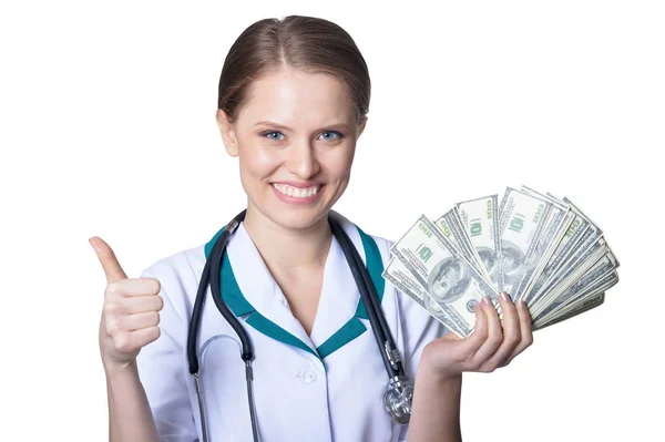 Portret Kobiety Lekarz Trzymając Pieniądze Pokazuje Kciuk Białym Tle Białym — Zdjęcie stockowe