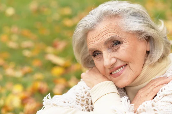 Senior Woman Posing Autumn Park — Stock Photo, Image