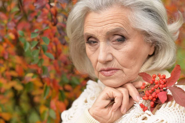 Sad Senior Woman Autumn Park — Stock Photo, Image
