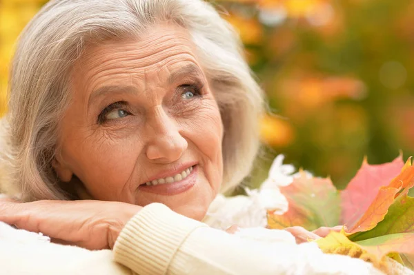 Beautiful Happy Senior Woman Autumn Park — Stock Photo, Image