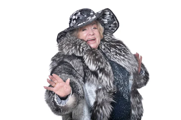 Anziana Donna Con Cappello Nero Pelliccia Isolata Sfondo Bianco — Foto Stock