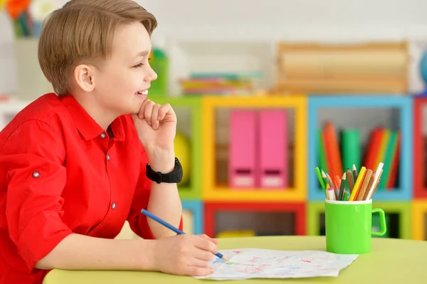 Portrait Mignon Petit Garçon Dessin Avec Crayons — Photo