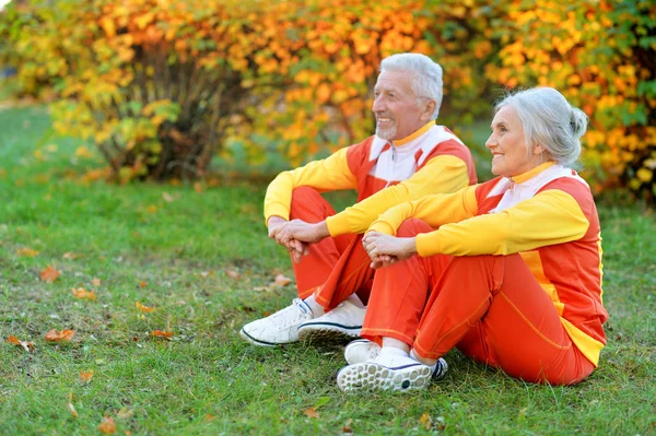 Fit Senior Paar Herfst Park — Stockfoto