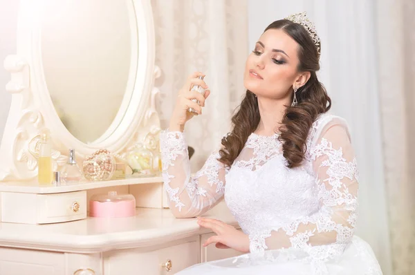 Portrait Young Beautiful Bride Applying Perfumes — Stock Photo, Image