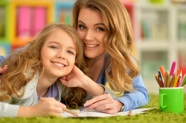 Little Cute Girl Mother Drawing Table Home — Stock Photo, Image