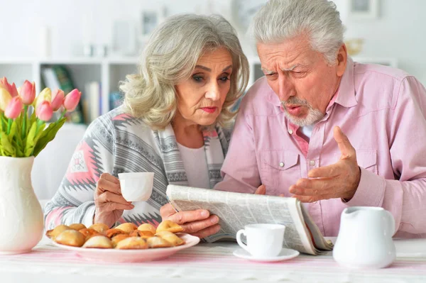 Happy Senior Couple Reading Newspaper Breakfast — Stock Photo, Image