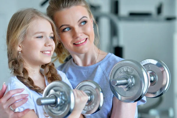 Sporty Young Woman Her Daughter Training Dumbbells Gym — Stock Photo, Image