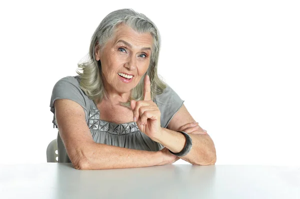 Emotiva Donna Anziana Che Punta Isolato Sfondo Bianco — Foto Stock