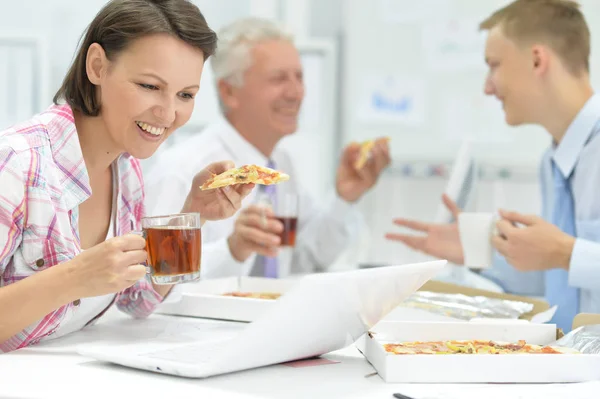 Zakenmensen Die Samen Lunchen Modern Kantoor — Stockfoto