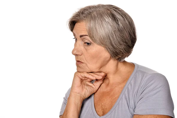 Triste Donna Anziana Posa Isolata Sfondo Bianco — Foto Stock