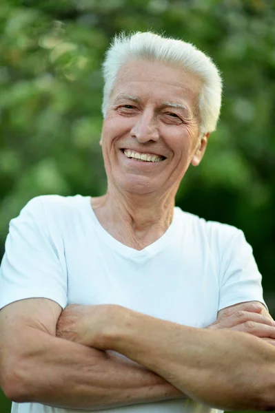 Portrait Smiling Senior Man Park — Stock Photo, Image