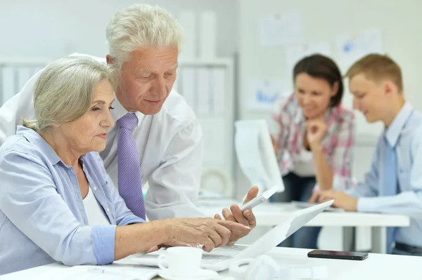 Grupo Empresarios Éxito Oficina Moderna — Foto de Stock