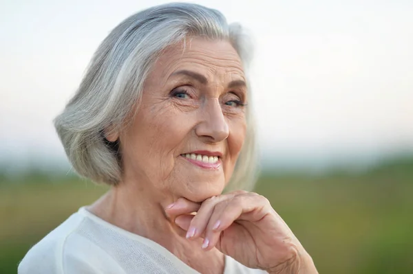 Happy Senior Woman Smiling Park — Stock Photo, Image