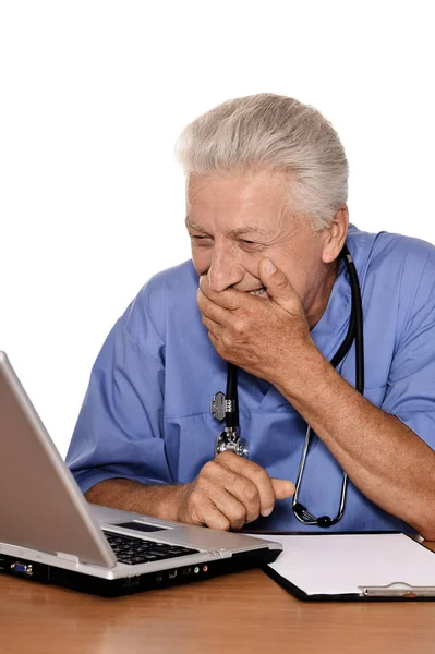 Elderly Doctor Laptop White Background — Stock Photo, Image