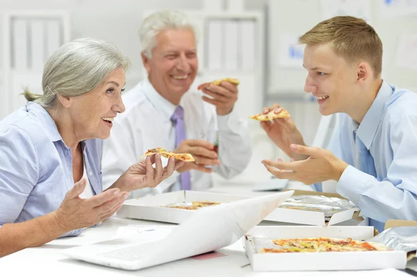 Uomini Affari Che Pranzano Insieme Ufficio Moderno — Foto Stock