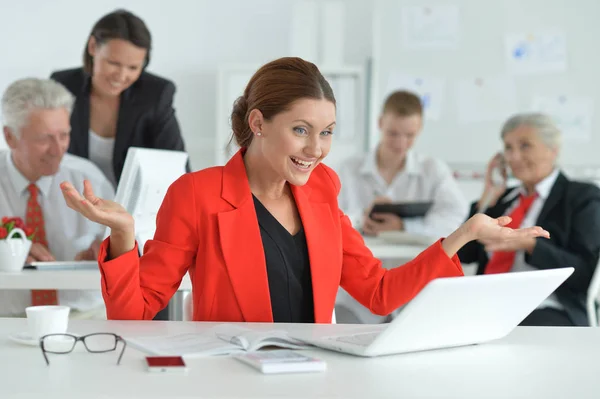 Groupe Gens Affaires Prospères Travaillant Dans Bureau Moderne — Photo