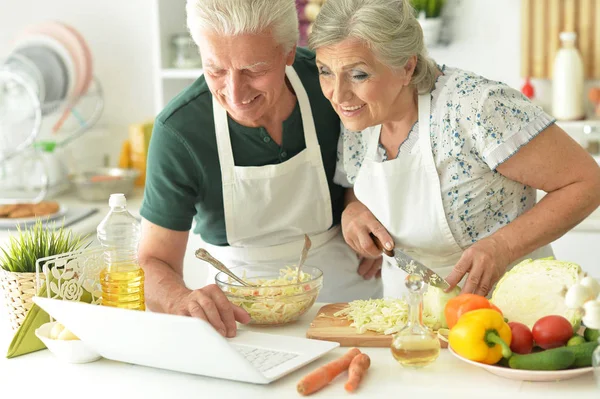 Couple Aîné Cuisiner Ensemble Cuisine — Photo