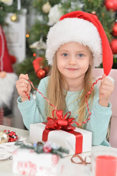 Krásná Roztomilá Šťastná Dívka Vánoce — Stock fotografie