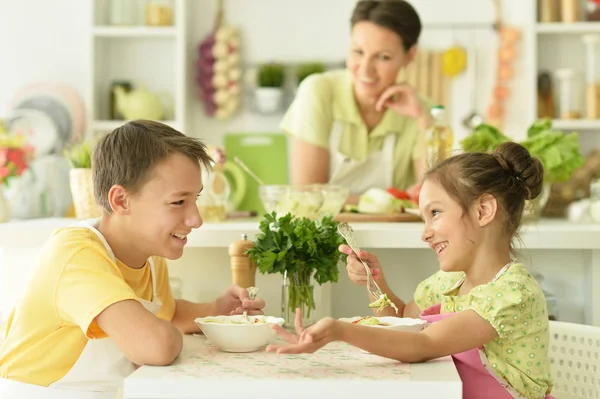 Cute Brother Sister Eating Together Kitchen — Stock Photo, Image