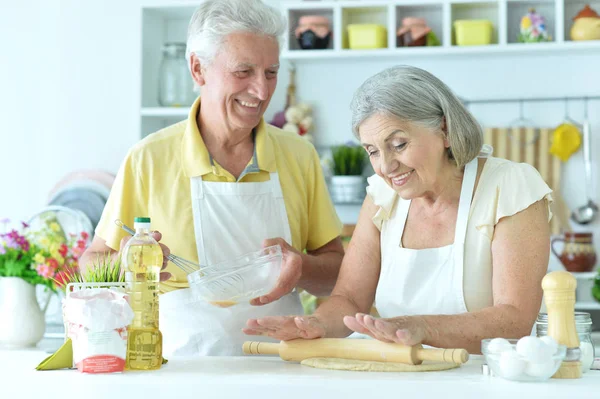 Senior Couple Cuisson Dans Cuisine Maison — Photo