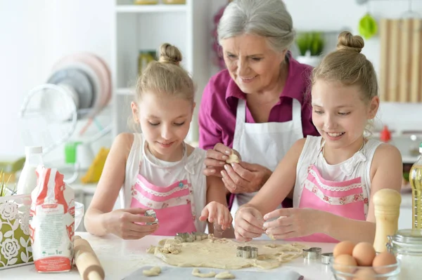 Lindas Chicas Madre Hornear Cocina Casa —  Fotos de Stock