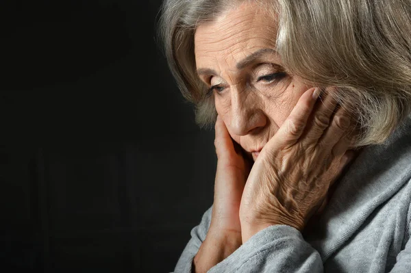 Nahaufnahme Porträt Einer Traurigen Seniorin Hause — Stockfoto